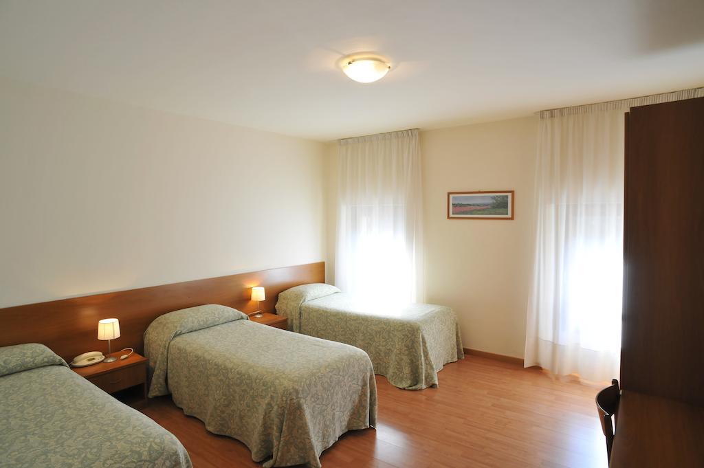 Albergo Croce D'Oro Dolce Exterior photo